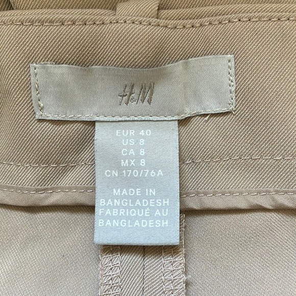H&M High Rise High Waisted Pleated Trouser Shorts Tan Beige Size 8 - Picture 5 of 6